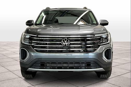 2025 Volkswagen Atlas 2.0T SE w/Technology 4MOTION