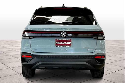 2025 Volkswagen Taos 1.5T SE Black