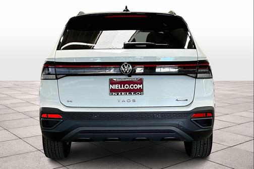 2025 Volkswagen Taos 1.5T SE Black
