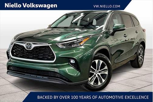 2024 Toyota Highlander LE