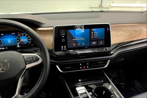2025 Volkswagen Atlas 2.0T SE w/Technology 4MOTION