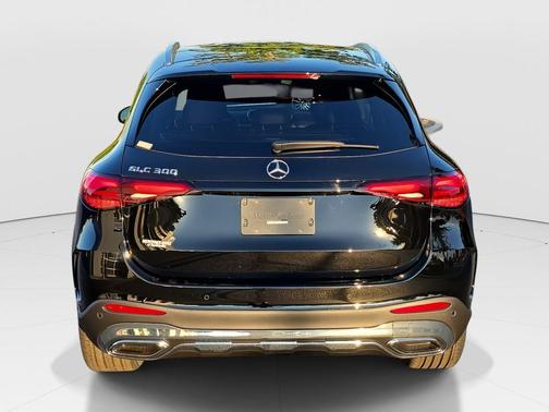 2026 Mercedes-Benz GLC 300 Base