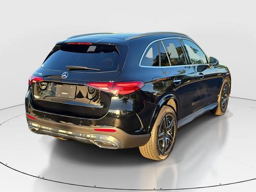 2026 Mercedes-Benz GLC 300 Base