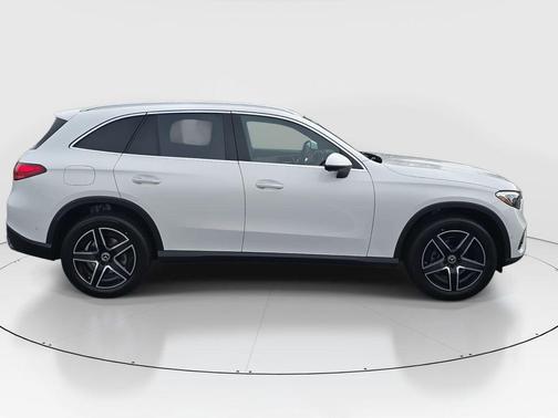 2026 Mercedes-Benz GLC 300 Base