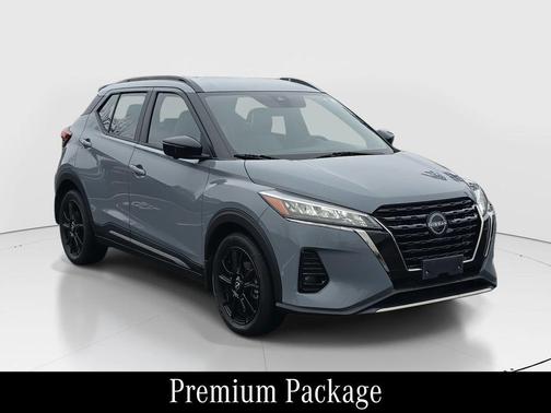 2022 Nissan Kicks SR