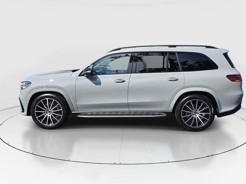 2026 Mercedes-Benz GLS 580 
