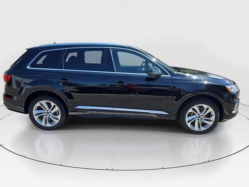 2021 Audi Q7 45 Premium