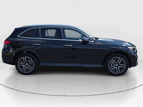 2026 Mercedes-Benz GLC 300 Base