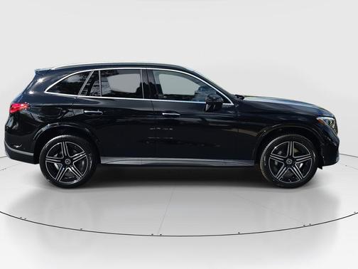 2026 Mercedes-Benz GLC 300 Base
