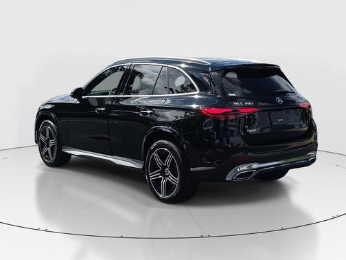 2026 Mercedes-Benz GLC 300 Base