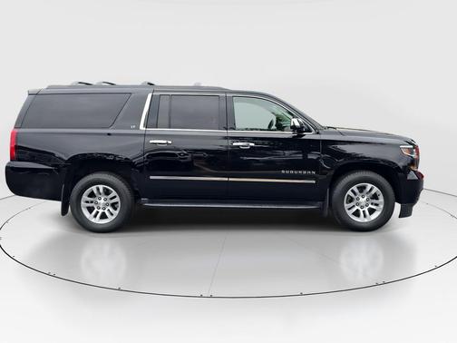 2017 Chevrolet Suburban LT