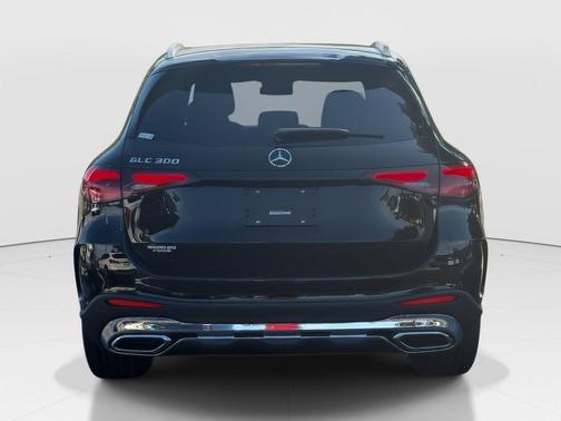 2026 Mercedes-Benz GLC 300 Base