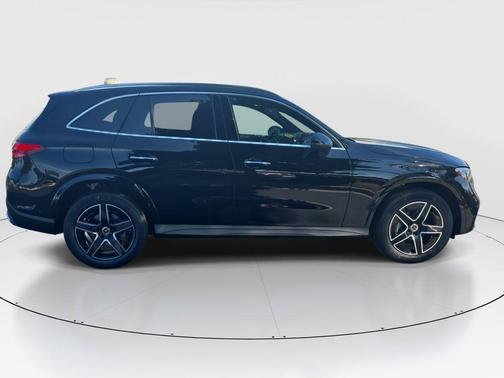 2026 Mercedes-Benz GLC 300 Base