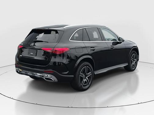 2026 Mercedes-Benz GLC 300 Base