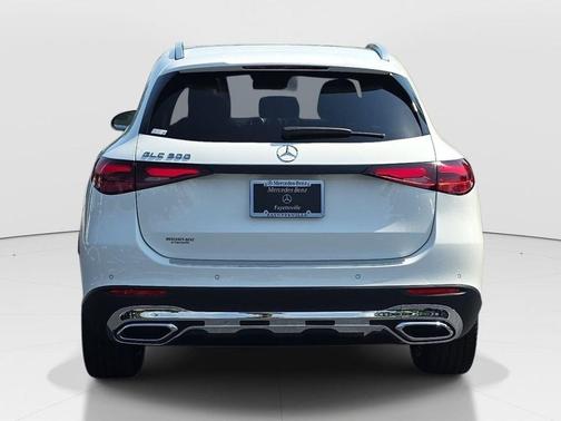 White 2027 Mercedes-Benz GLC 300