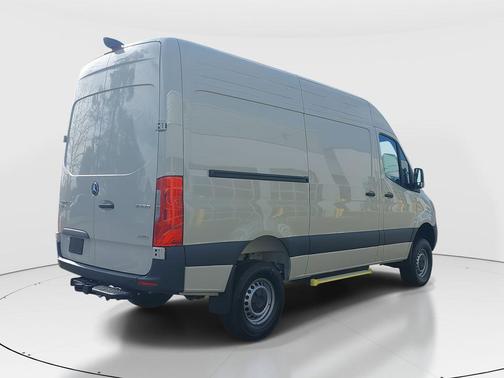 2025 Mercedes-Benz Sprinter 2500 Standard Roof