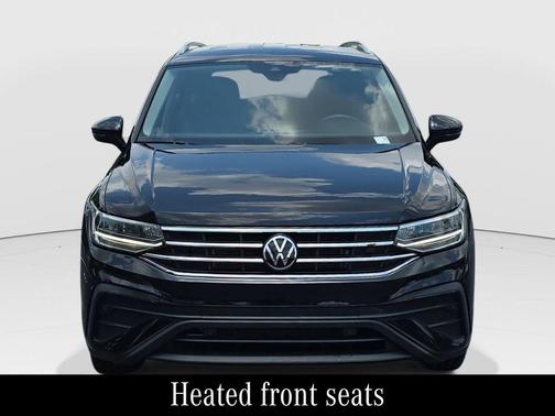 Deep Black Pearl Effect 2023 Volkswagen Tiguan 2.0T SE