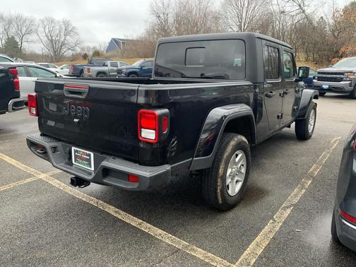 Black Clearcoat 2023 Jeep Gladiator Sport S