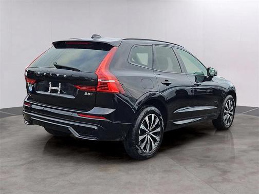 2025 Volvo XC60 B5 Core