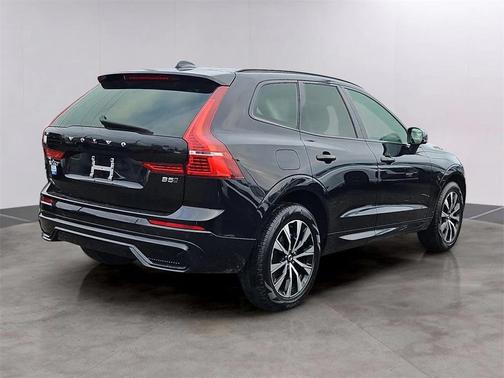2025 Volvo XC60 B5 Core