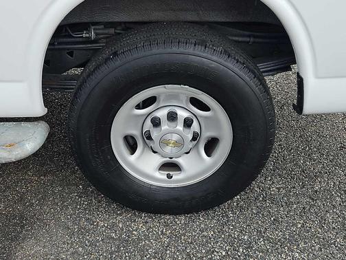 2024 Chevrolet Express 2500 RWD 2500 Regular Wheelbase WT