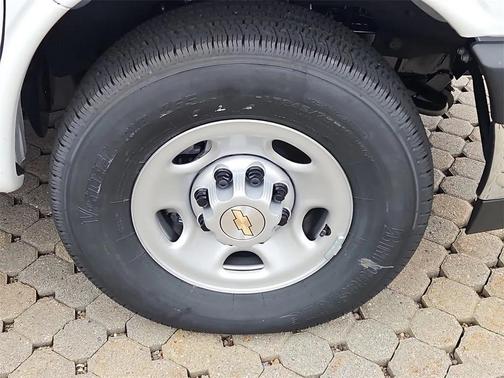 2025 Chevrolet Express 2500 RWD 2500 Regular Wheelbase WT