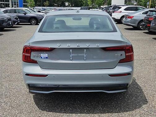 2025 Volvo S60 B5 Core
