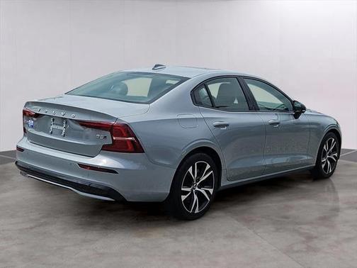 2025 Volvo S60 B5 Core