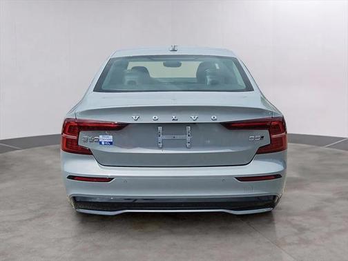 2025 Volvo S60 B5 Core
