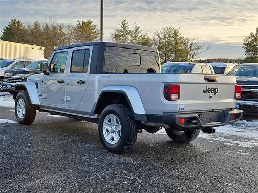 2023 Jeep Gladiator Sport S