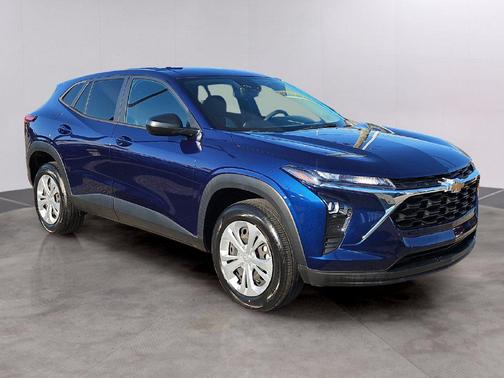 Blue Glow Metallic 2024 Chevrolet Trax LS