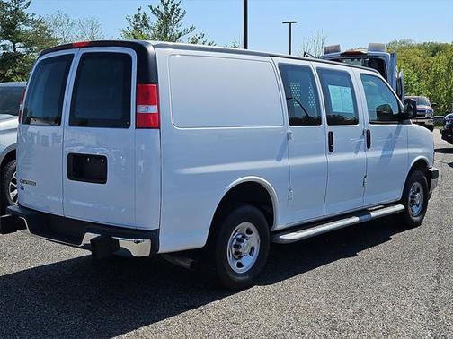 2022 Chevrolet Express 2500 RWD 2500 Regular Wheelbase WT