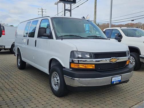 2025 Chevrolet Express 2500 RWD 2500 Regular Wheelbase WT