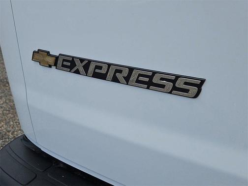 2025 Chevrolet Express 2500 RWD 2500 Regular Wheelbase WT