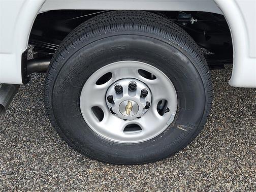 2025 Chevrolet Express 2500 RWD 2500 Regular Wheelbase WT