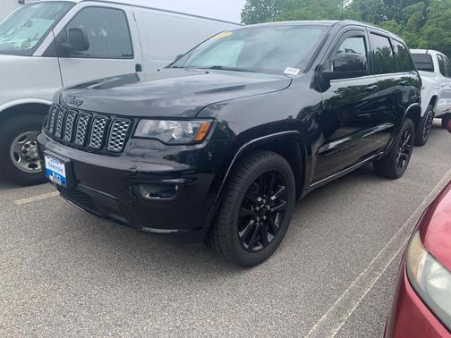 Diamond Black Crystal Pearlcoat 2019 Jeep Grand Cherokee Altitude