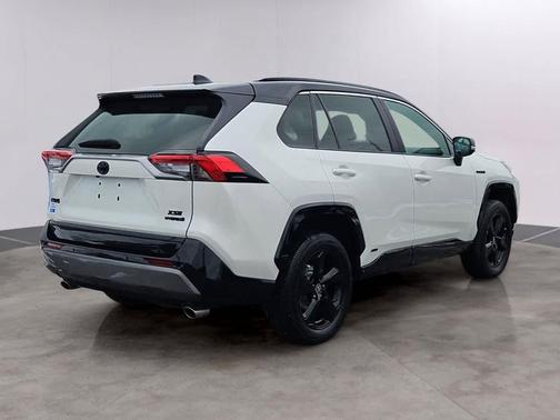 2021 Toyota RAV4 Hybrid SE
