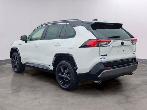 2021 Toyota RAV4 Hybrid SE