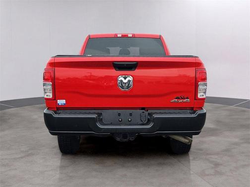 2020 RAM 2500 Tradesman Crew Cab 4X4 6'4' Box