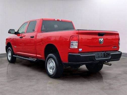 2020 RAM 2500 Tradesman Crew Cab 4X4 6'4' Box