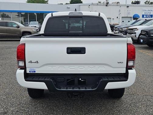 2022 Toyota Tacoma SR