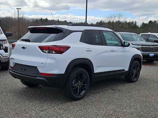 Summit White 2026 Chevrolet Trailblazer LT