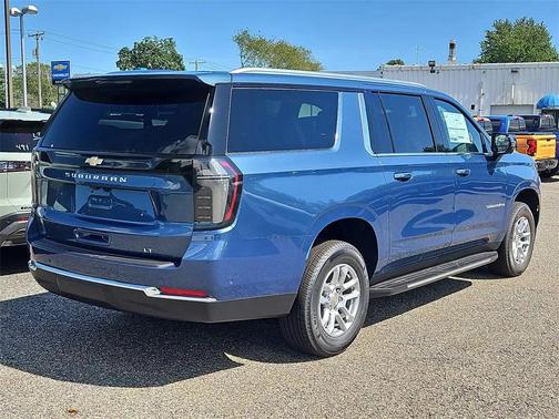 2025 Chevrolet Suburban LT