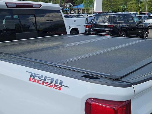 Summit White 2021 Chevrolet Silverado 1500 LT Trail Boss