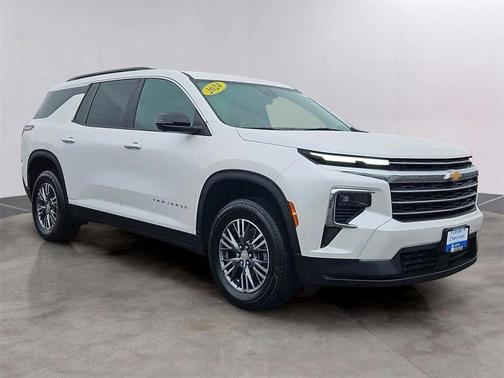 2024 Chevrolet Traverse LT