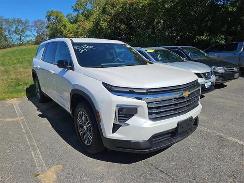 2024 Chevrolet Traverse LT