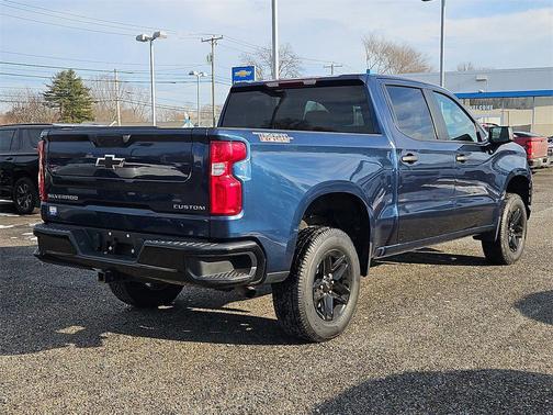 2022 Chevrolet Silverado 1500 Custom Trail Boss