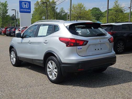 Brilliant Silver Metallic 2019 Nissan Rogue Sport SV