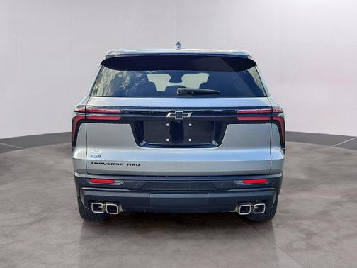 Sterling Gray Metallic 2024 Chevrolet Traverse LS