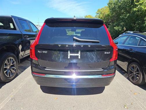 2025 Volvo XC90 B6 Plus 7-Seater